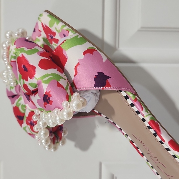 🩷🔹️ Betsey Johnson🔹️ LIAH Womens Satin Pearl trim Flatform Sandals - Picture 10 of 13